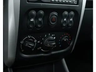Nissan  12