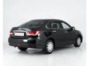Nissan  4