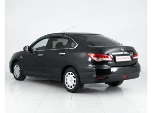 Nissan  5