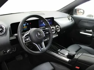 Mercedes-Benz  11