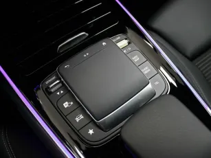 Mercedes-Benz  12