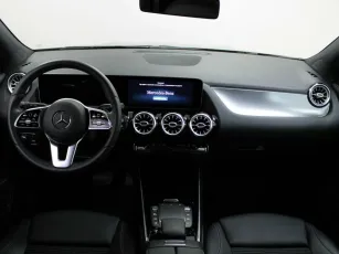 Mercedes-Benz  9