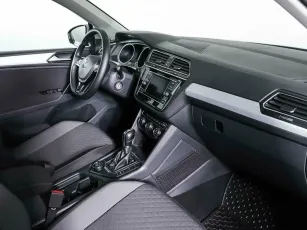 Volkswagen  8
