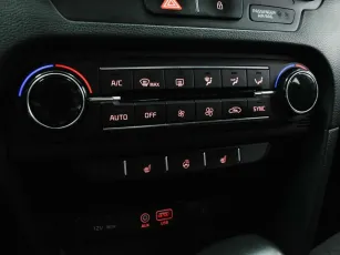 Kia  11
