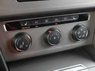 Volkswagen  8