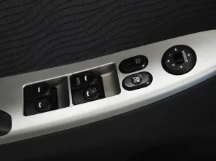 Hyundai  10