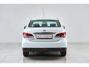 Nissan  5