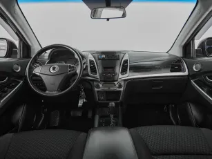SsangYong  8