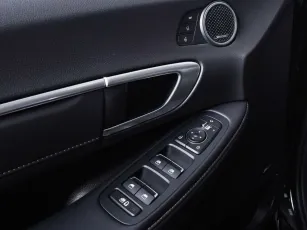Hyundai  11