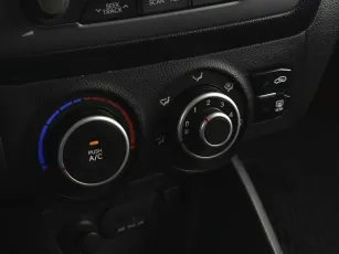 Kia  8