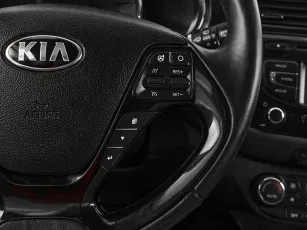 Kia  11