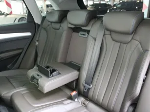 Audi  16