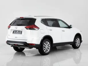Nissan  5
