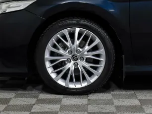 Toyota  8