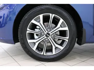 Kia  10