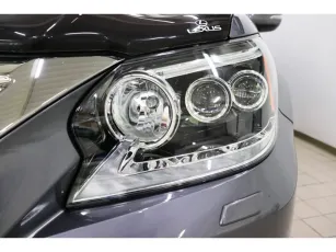 Lexus  8