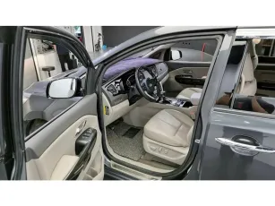 Kia  7