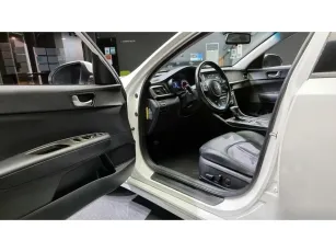 Kia  10
