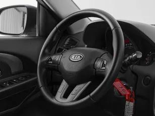 Kia  10