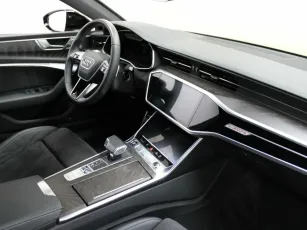 Audi  10