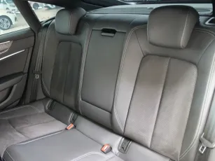 Audi  16