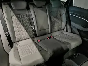 Audi  10