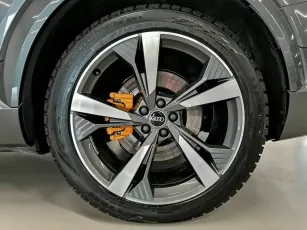 Audi  9