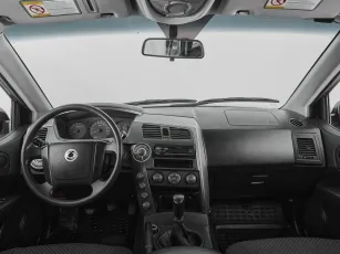 SsangYong  8