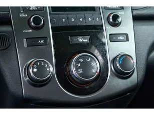 Kia  15