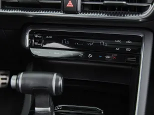Kia  25