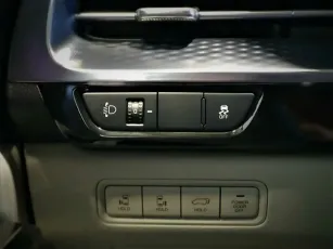 Kia  11