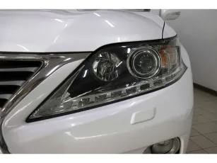 Lexus  8