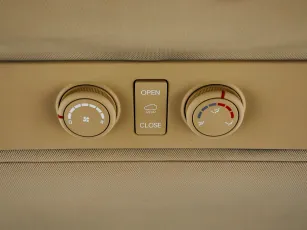 Hyundai  11