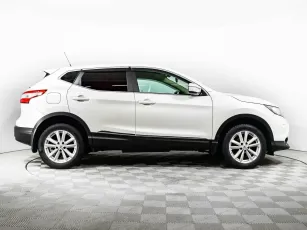 Nissan  4