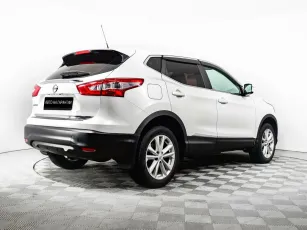 Nissan  5