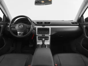 Volkswagen  8