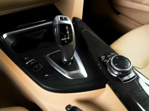 BMW  8