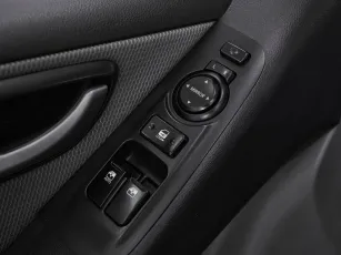 Hyundai  10