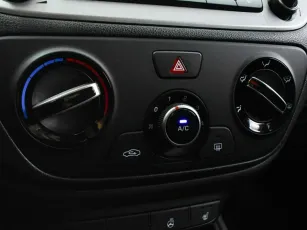 Hyundai  11