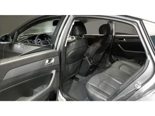 Hyundai  12