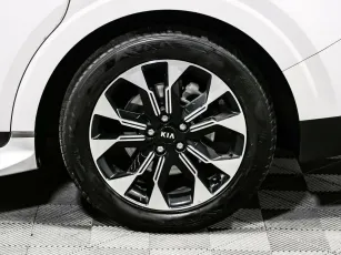 Kia  8