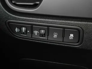 Kia  11