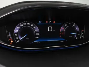 Peugeot  8
