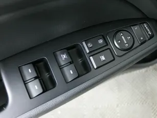 Hyundai  10