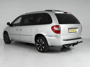 Chrysler  4