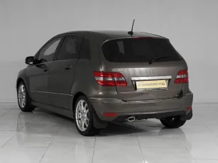 Mercedes-Benz  4