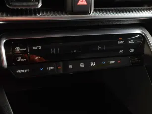 Kia  9
