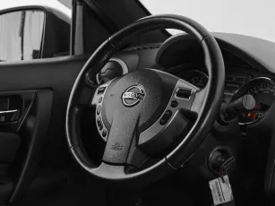 Nissan  10