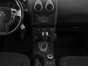Nissan  15