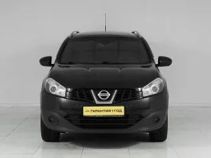 Nissan  2